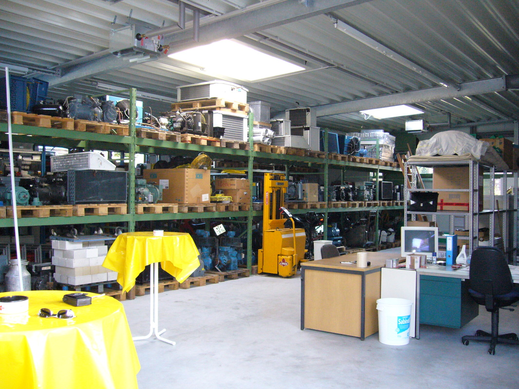 Lager mit Klimakomponenten